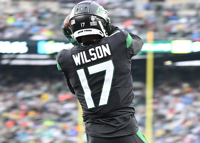 New York Jets Football Wilson Catching ball